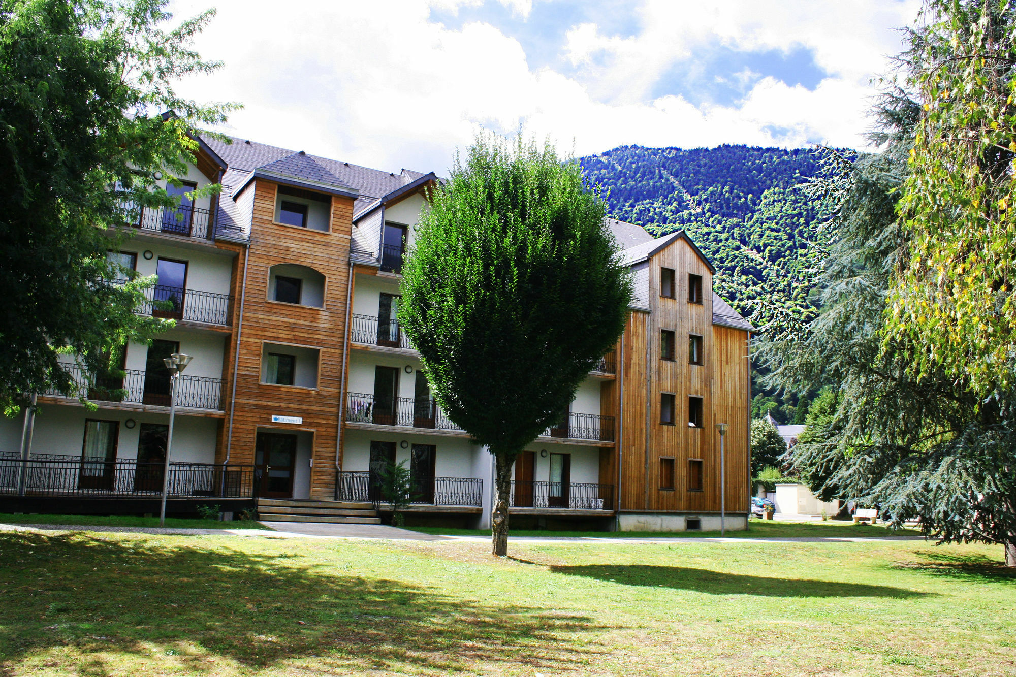 Residence Les Jardins De Ramel By Popinns Bagnères-de-Luchon Dış mekan fotoğraf